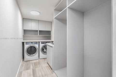 Copropriété à louer à Miami Beach, Floride: 2 chambres, 267.37 m2 № 1999872 - photo 30