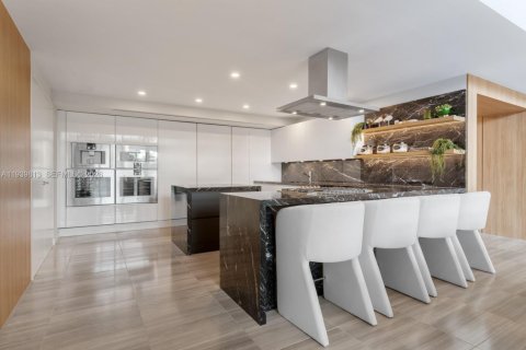 Copropriété à louer à Miami Beach, Floride: 2 chambres, 267.37 m2 № 1999872 - photo 9