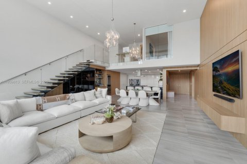 Copropriété à louer à Miami Beach, Floride: 2 chambres, 267.37 m2 № 1999872 - photo 24