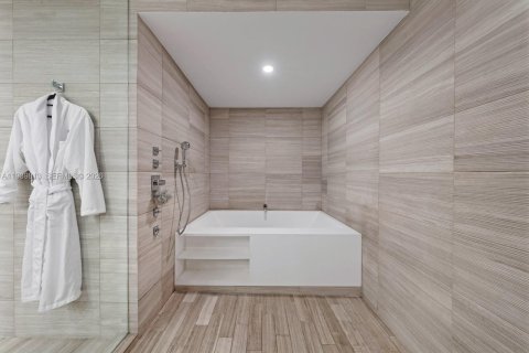 Copropriété à louer à Miami Beach, Floride: 2 chambres, 267.37 m2 № 1999872 - photo 21