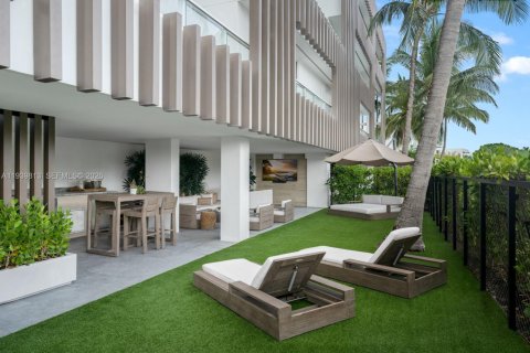 Copropriété à louer à Miami Beach, Floride: 2 chambres, 267.37 m2 № 1999872 - photo 16
