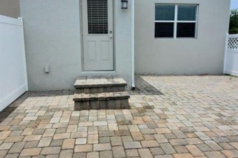 Townhouse in Winter Garden, Florida 3 bedrooms, 163.04 sq.m. № 1823268 - photo 13