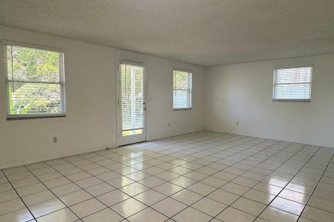 Casa en alquiler en Tampa, Florida, 3 dormitorios, 111.58 m2 № 1851082 - foto 2