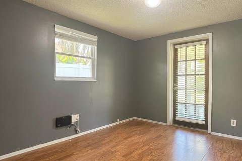 Casa en alquiler en Tampa, Florida, 3 dormitorios, 111.58 m2 № 1851082 - foto 6