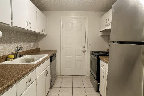 Casa en alquiler en Tampa, Florida, 3 dormitorios, 111.58 m2 № 1851082 - foto 5
