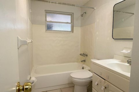 Casa en alquiler en Tampa, Florida, 3 dormitorios, 111.58 m2 № 1851082 - foto 8