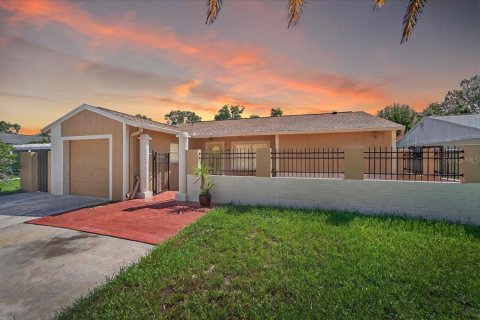 Casa en venta en Tampa, Florida, 3 dormitorios, 108.42 m2 № 1853994 - foto 24