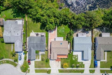Casa en venta en Tampa, Florida, 3 dormitorios, 108.42 m2 № 1853994 - foto 11