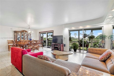 Condo in Hollywood, Florida, 3 bedrooms  № 1684072 - photo 19