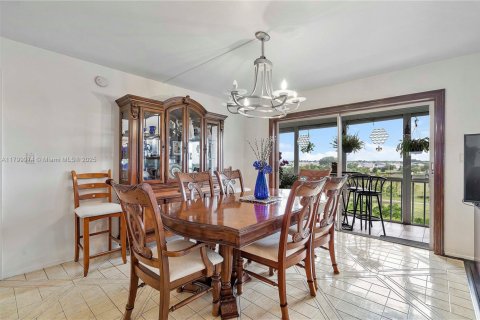 Condo in Hollywood, Florida, 3 bedrooms  № 1684072 - photo 12