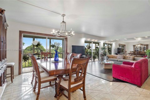 Condo in Hollywood, Florida, 3 bedrooms  № 1684072 - photo 13