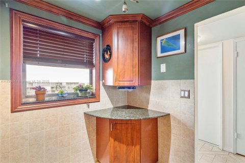 Condo in Hollywood, Florida, 3 bedrooms  № 1684072 - photo 7