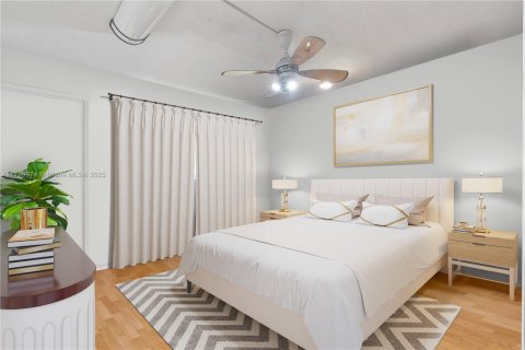 Condo in Hollywood, Florida, 3 bedrooms  № 1684072 - photo 20