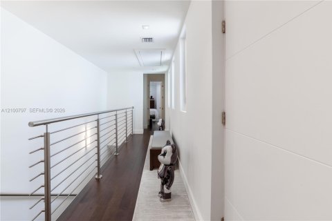 Touwnhouse à louer à Coral Gables, Floride: 3 chambres, 306.95 m2 № 2401650 - photo 16