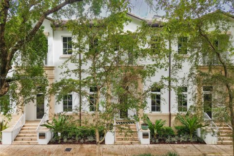 Touwnhouse à louer à Coral Gables, Floride: 3 chambres, 306.95 m2 № 2401650 - photo 2