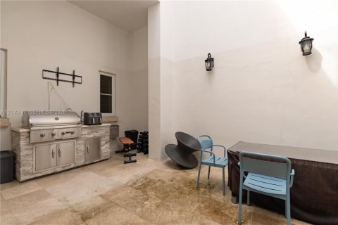 Touwnhouse à louer à Coral Gables, Floride: 3 chambres, 306.95 m2 № 2401650 - photo 10