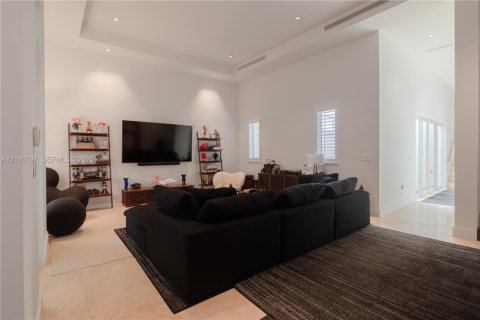 Touwnhouse à louer à Coral Gables, Floride: 3 chambres, 306.95 m2 № 2401650 - photo 6