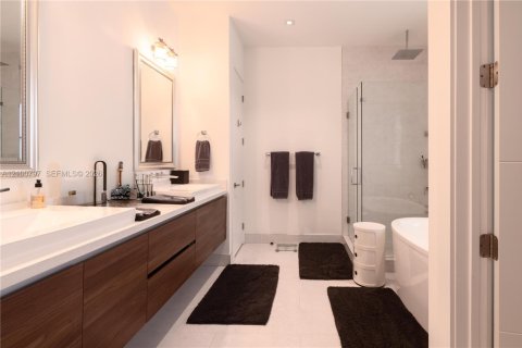 Touwnhouse à louer à Coral Gables, Floride: 3 chambres, 306.95 m2 № 2401650 - photo 19