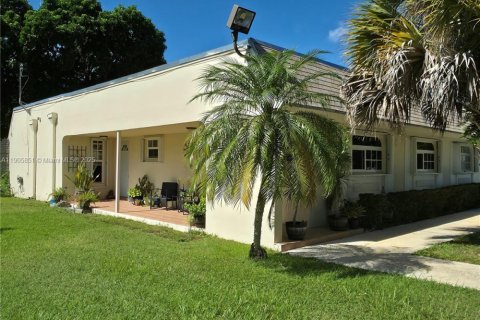 Villa ou maison à vendre à Miami, Floride: 2 chambres, 115.2 m2 № 1956722 - photo 1