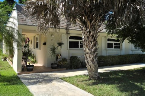 Villa ou maison à vendre à Miami, Floride: 2 chambres, 115.2 m2 № 1956722 - photo 26