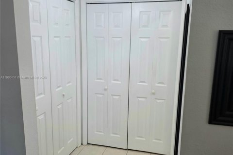 Villa ou maison à vendre à Miami, Floride: 2 chambres, 115.2 m2 № 1956722 - photo 14