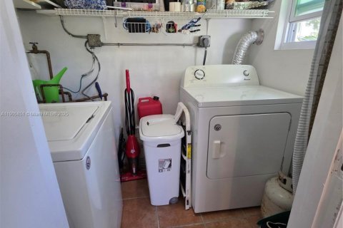 Villa ou maison à vendre à Miami, Floride: 2 chambres, 115.2 m2 № 1956722 - photo 22