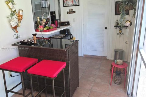 Villa ou maison à vendre à Miami, Floride: 2 chambres, 115.2 m2 № 1956722 - photo 20