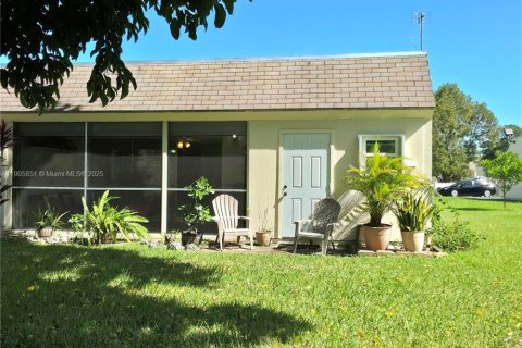 Villa ou maison à vendre à Miami, Floride: 2 chambres, 115.2 m2 № 1956722 - photo 23