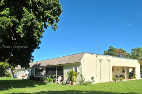 Villa ou maison à vendre à Miami, Floride: 2 chambres, 115.2 m2 № 1956722 - photo 25
