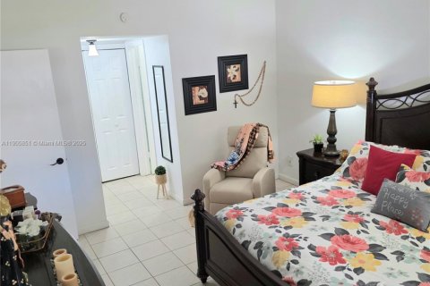 Villa ou maison à vendre à Miami, Floride: 2 chambres, 115.2 m2 № 1956722 - photo 10