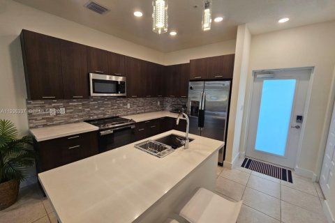 Condominio en Doral, Florida, 3 dormitorios  № 2152567
