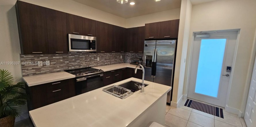 Condominio en Doral, Florida, 3 dormitorios  № 2152567