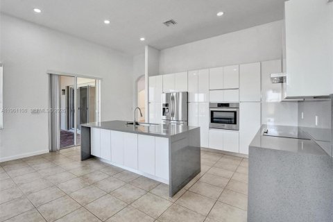 Villa ou maison à vendre à Miramar, Floride: 4 chambres, 232.81 m2 № 2021988 - photo 13