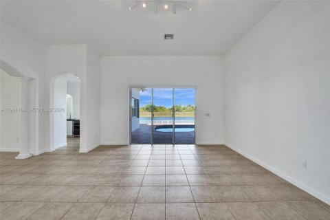 Villa ou maison à vendre à Miramar, Floride: 4 chambres, 232.81 m2 № 2021988 - photo 6