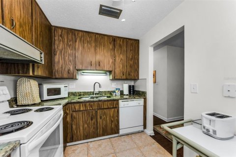 Condo in Dunedin, Florida, 2 bedrooms  № 1819043 - photo 14