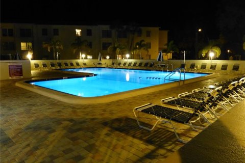 Condo in Dunedin, Florida, 2 bedrooms  № 1819043 - photo 24