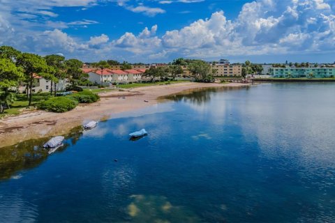 Condo in Dunedin, Florida, 2 bedrooms  № 1819043 - photo 26