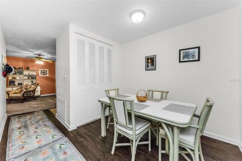 Condo in Dunedin, Florida, 2 bedrooms  № 1819043 - photo 10
