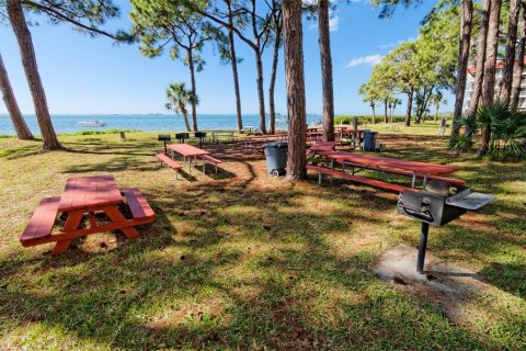 Condo in Dunedin, Florida, 2 bedrooms  № 1819043 - photo 30