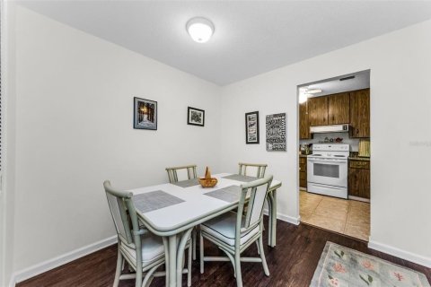 Condo in Dunedin, Florida, 2 bedrooms  № 1819043 - photo 9