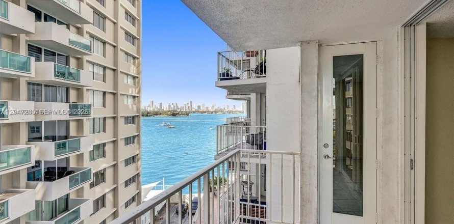 Condo in Miami Beach, Florida, 1 bedroom  № 2278824