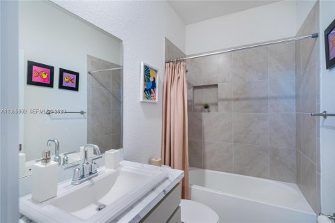 Touwnhouse à vendre à Florida City, Floride: 3 chambres, 118.17 m2 № 2263384 - photo 19