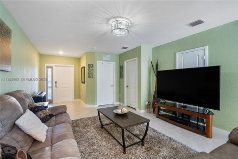 Touwnhouse à vendre à Florida City, Floride: 3 chambres, 118.17 m2 № 2263384 - photo 8