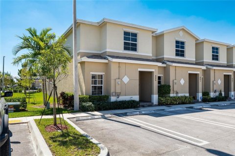 Touwnhouse à vendre à Florida City, Floride: 3 chambres, 118.17 m2 № 2263384 - photo 10