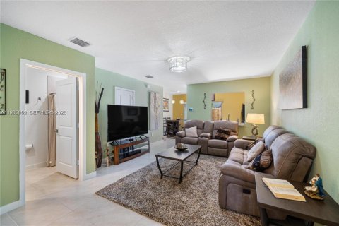 Touwnhouse à vendre à Florida City, Floride: 3 chambres, 118.17 m2 № 2263384 - photo 13