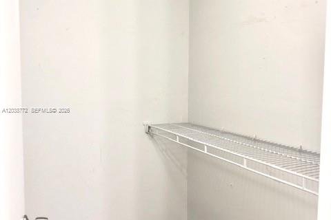 Condo in Miami, Florida, 1 bedroom  № 2085996 - photo 20