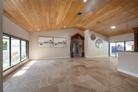 House in Weston, Florida 5 bedrooms, 455.41 sq.m. № 1710354 - photo 8