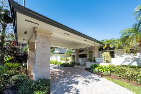 House in Weston, Florida 5 bedrooms, 455.41 sq.m. № 1710354 - photo 6