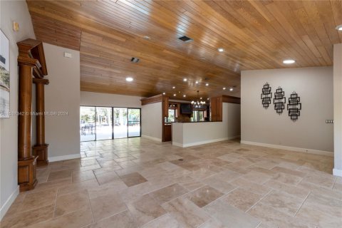 House in Weston, Florida 5 bedrooms, 455.41 sq.m. № 1710354 - photo 12