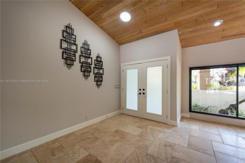 House in Weston, Florida 5 bedrooms, 455.41 sq.m. № 1710354 - photo 9